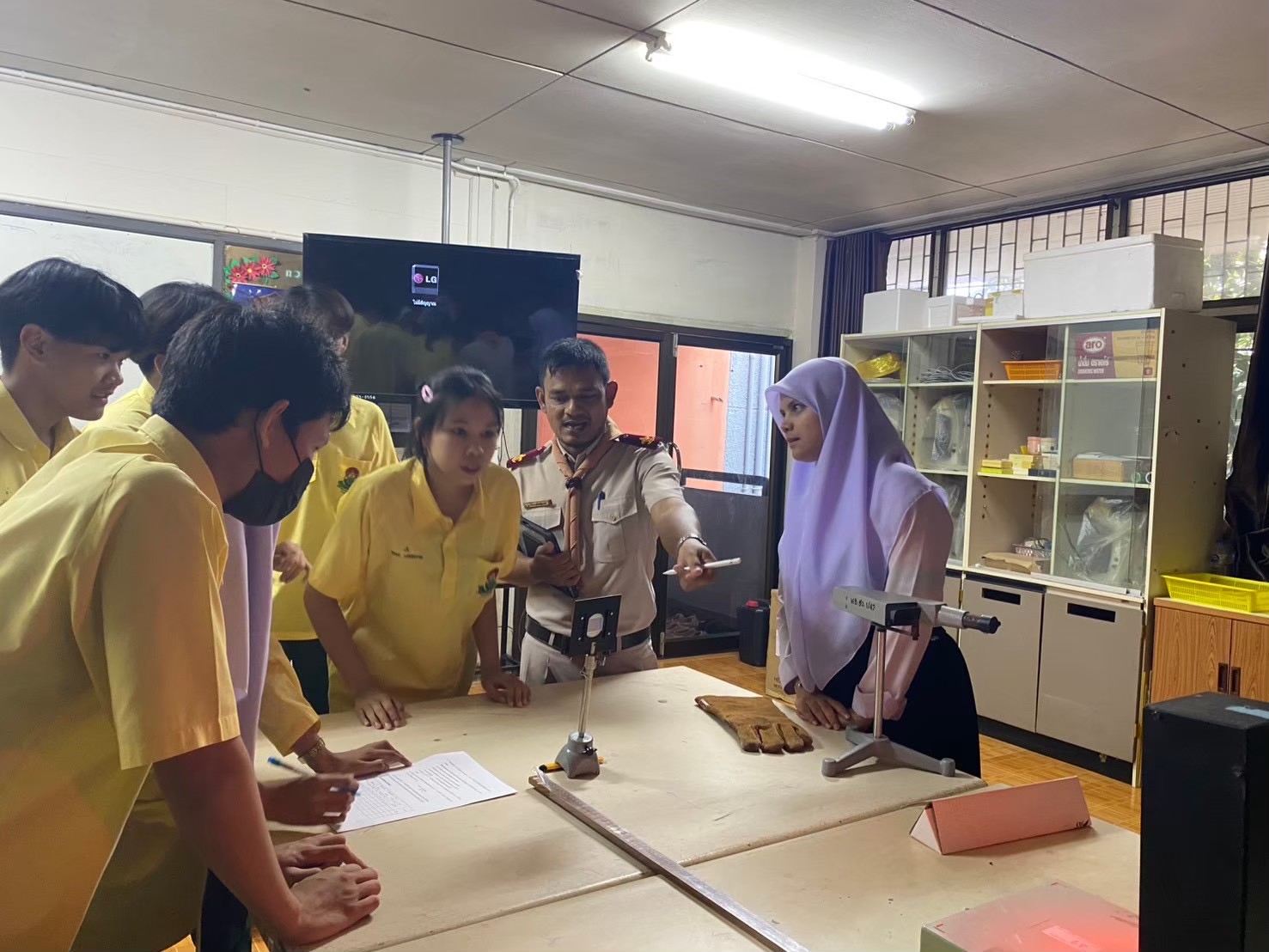 การใช้สื่อการสอน